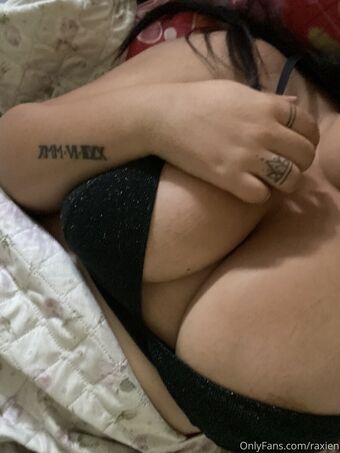 Raxien Nahé Úniky OnlyFans Fotka 11