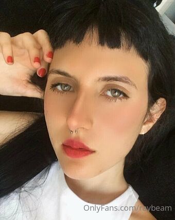 raybeam Nahé Úniky OnlyFans Fotka 13