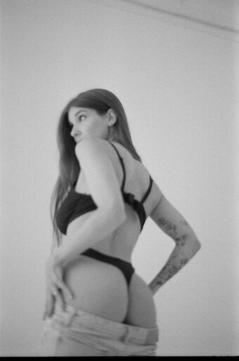 Rich_Roxy Nahé Úniky OnlyFans Fotka 17