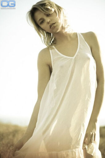 Riley Voelkel Nahé Úniky OnlyFans Fotka 7