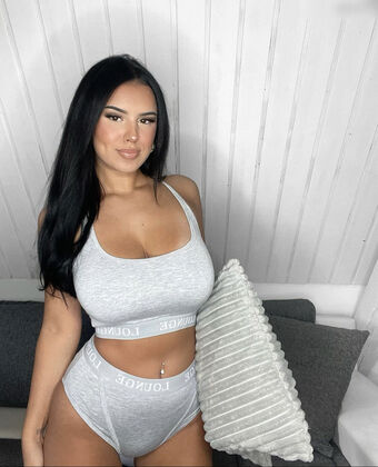 Romybasics Nahé Úniky OnlyFans Fotka 4
