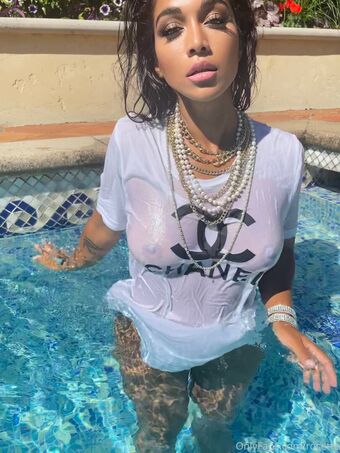 Rosette Nahé Úniky OnlyFans Fotka 6