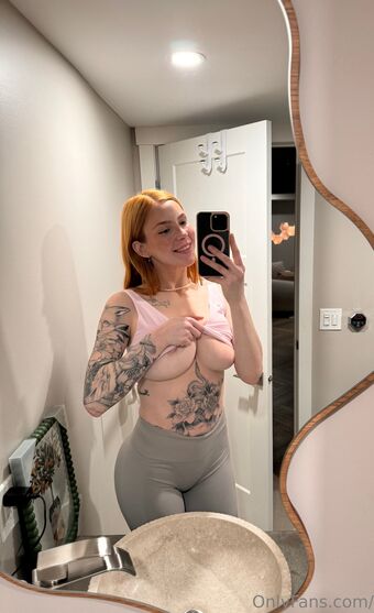 Roxy Delani Nahé Úniky OnlyFans Fotka 20