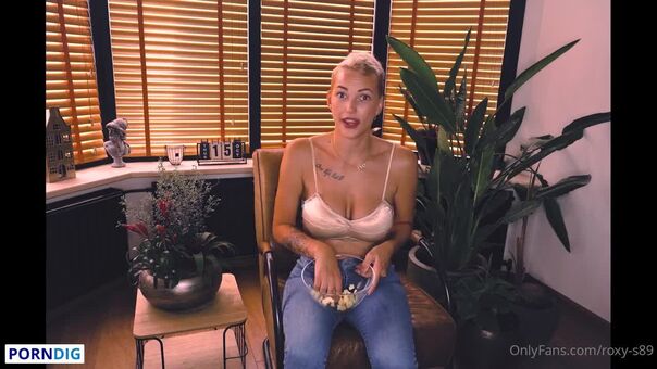 Roxy S89 Nahé Úniky OnlyFans Fotka 12