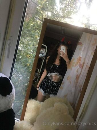 roxychics Nahé Úniky OnlyFans Fotka 12