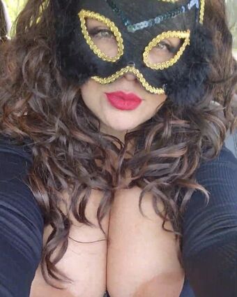 RoxyTrujilloTheCurvyMom