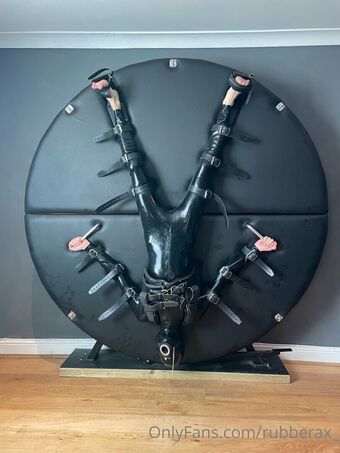 rubberax_ Nahé Úniky OnlyFans Fotka 3