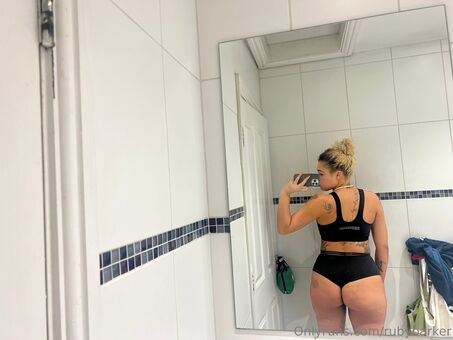 Ruby Barker Nahé Úniky OnlyFans Fotka 3