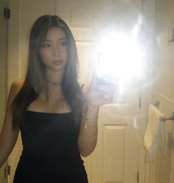 Ruby Eum Nahé Úniky OnlyFans Fotka 10