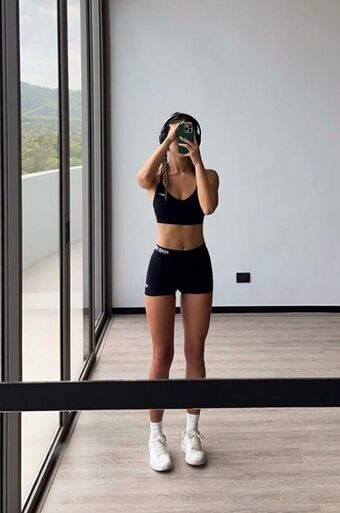 Ruby Eum Nahé Úniky OnlyFans Fotka 16