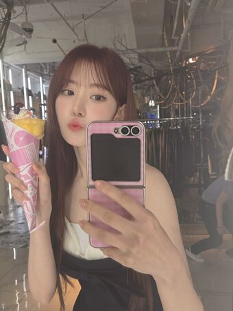 Sakura Miyawaki 宮脇 咲良