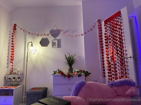 scarlettjonesuk
