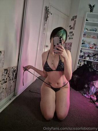 scissorlobotomy Nahé Úniky OnlyFans Fotka 17