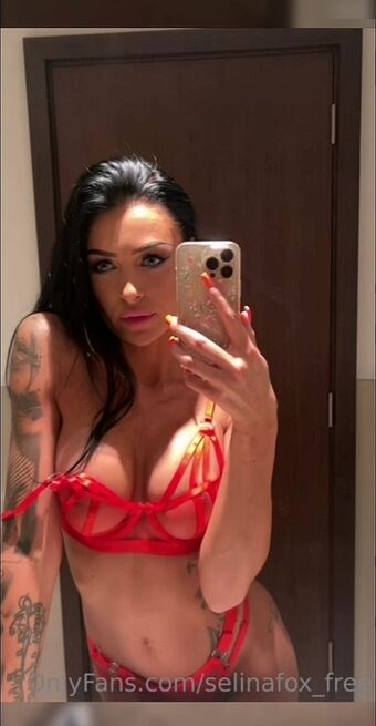 Selina Fox