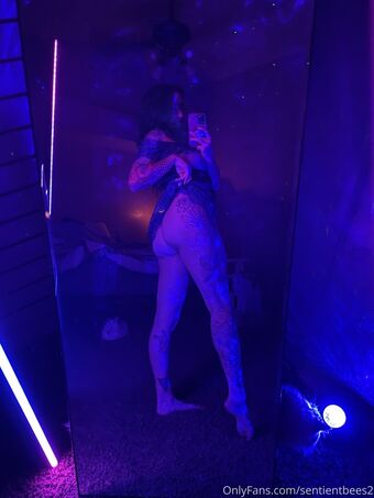 sentientbees2 Nahé Úniky OnlyFans Fotka 7