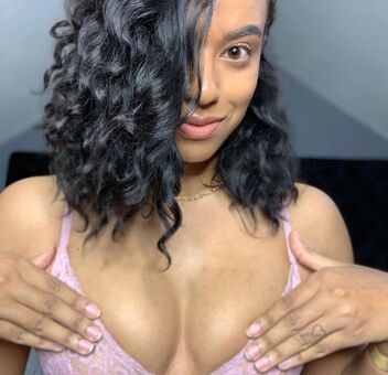 Sharese Nahé Úniky OnlyFans Fotka 3