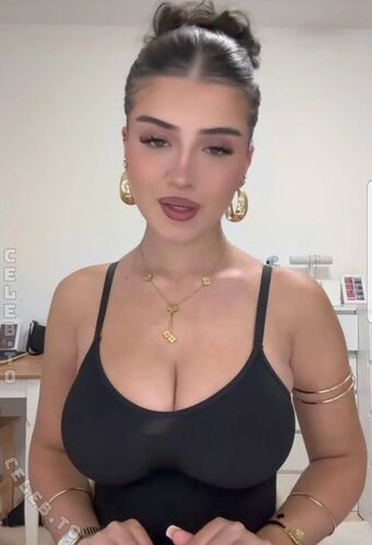 Shathi Nahé Úniky OnlyFans Fotka 13