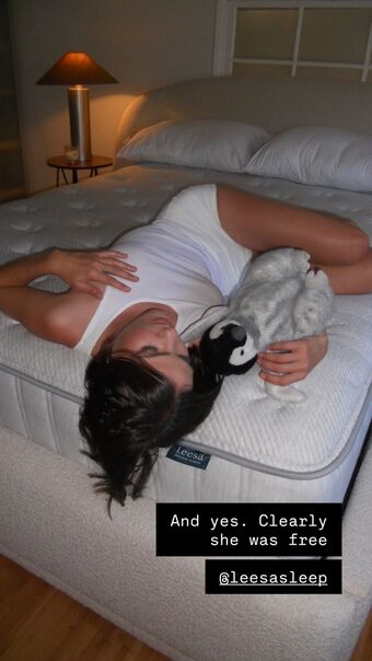 Shelley Hennig Nahé Úniky OnlyFans Fotka 58