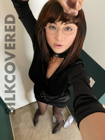 silkcovered Nahé Úniky OnlyFans Fotka 2