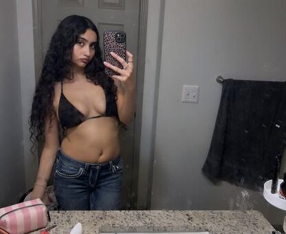 simmarss Nahé Úniky OnlyFans Fotka 2