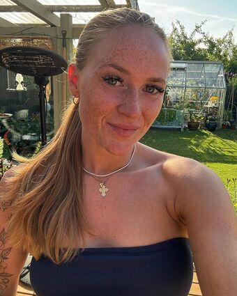 Simona Dalgaard Nahé Úniky OnlyFans Fotka 6