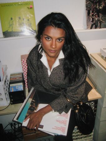 Simone Ashley Nahé Úniky OnlyFans Fotka 105