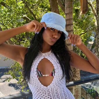 Simone Ashley Nahé Úniky OnlyFans Fotka 108