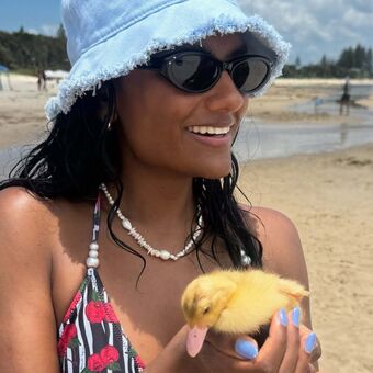 Simone Ashley Nahé Úniky OnlyFans Fotka 111