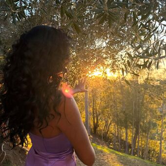 Simone Ashley Nahé Úniky OnlyFans Fotka 115