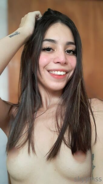 Skyywhite Nahé Úniky OnlyFans Fotka 1