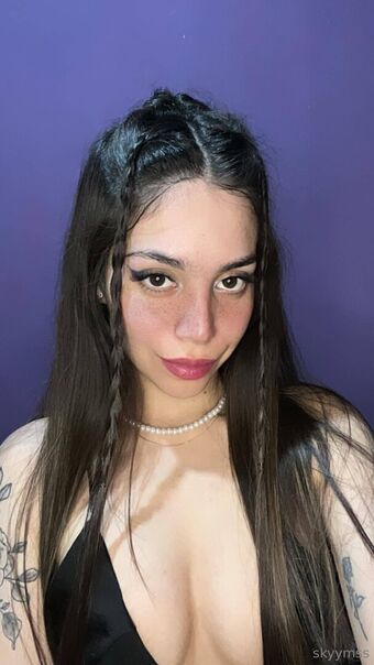 Skyywhite Nahé Úniky OnlyFans Fotka 2