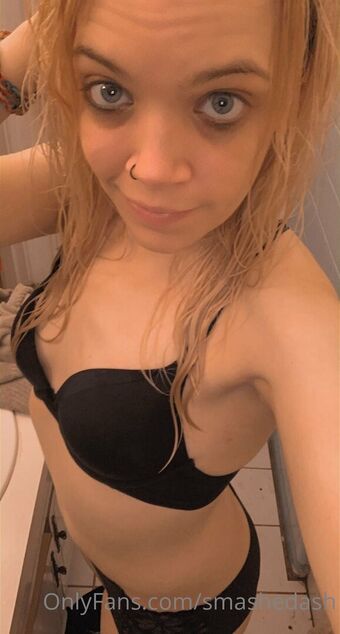 smashedash Nahé Úniky OnlyFans Fotka 28