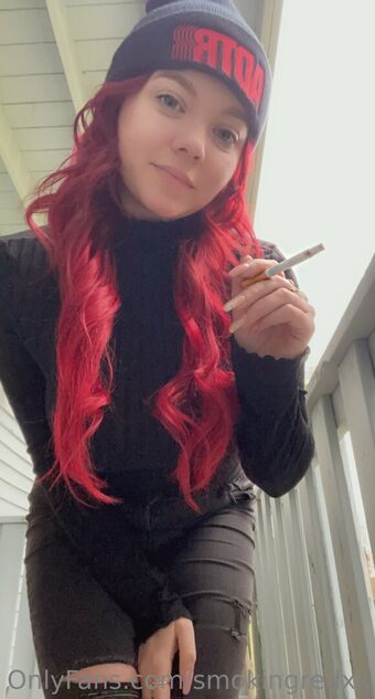 smokingredxx Nahé Úniky OnlyFans Fotka 34