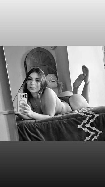 Sofia Cortez Nahé Úniky OnlyFans Fotka 16