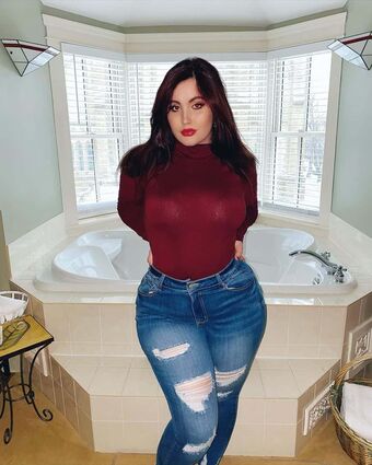 Sofia MacBeth Nahé Úniky OnlyFans Fotka 8
