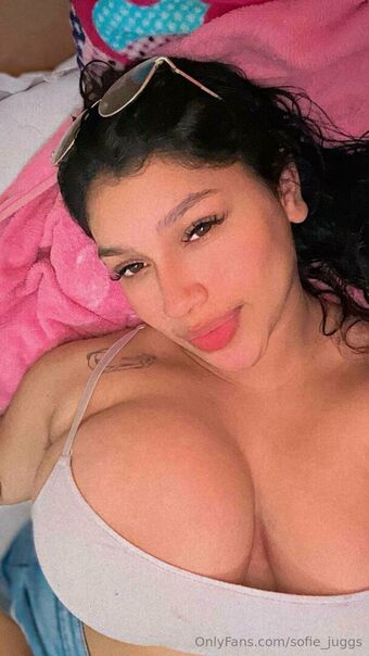 sofie_juggs Nahé Úniky OnlyFans Fotka 7