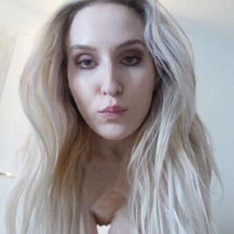 Sofie Skye Nahé Úniky OnlyFans Fotka 2