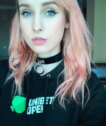 Sonja Reid Nahé Úniky OnlyFans Fotka 43