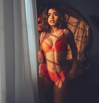 Sonrayss Nahé Úniky OnlyFans Fotka 4