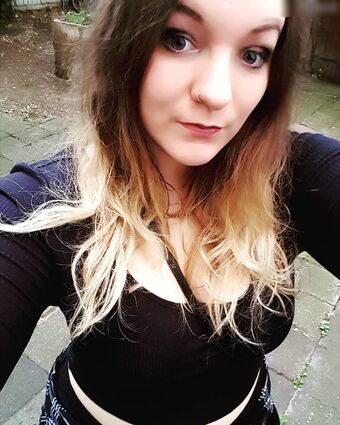 Squi_ Nahé Úniky OnlyFans Fotka 2