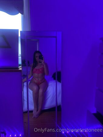 sweetestoneee Nahé Úniky OnlyFans Fotka 9