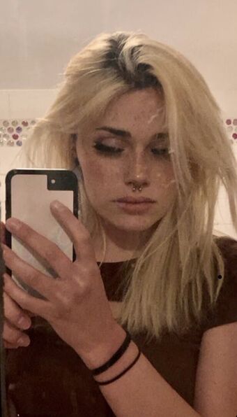 Swoyal Nahé Úniky OnlyFans Fotka 6