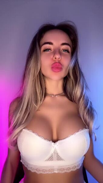 Tango Tiny Nahé Úniky OnlyFans Fotka 1