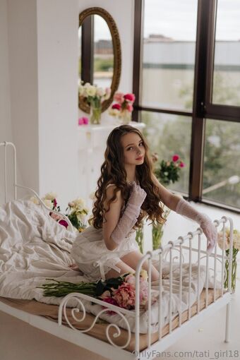 tati_girl18 Nahé Úniky OnlyFans Fotka 1
