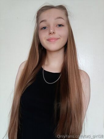 tati_girl18 Nahé Úniky OnlyFans Fotka 4