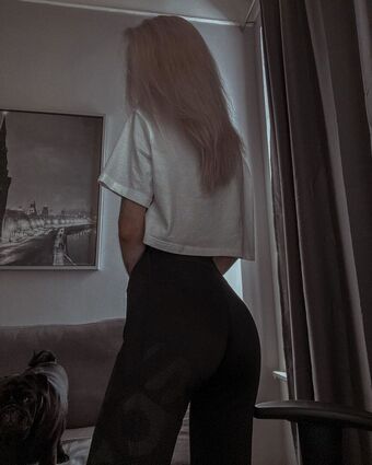 Tati Nahé Úniky OnlyFans Fotka 15