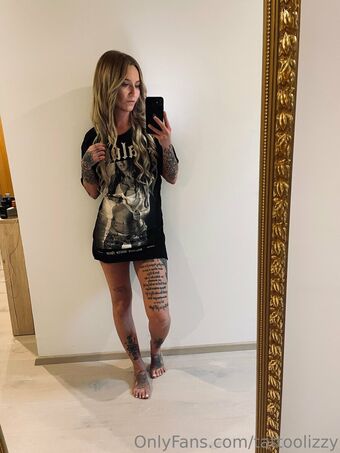 tattoolizzy Nahé Úniky OnlyFans Fotka 1