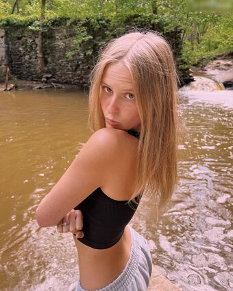 Teagan Nahé Úniky OnlyFans Fotka 9