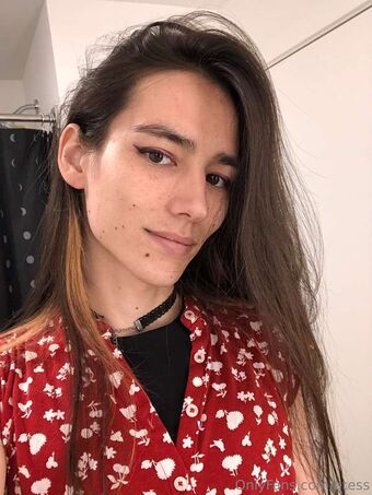 Tess Nahé Úniky OnlyFans Fotka 29