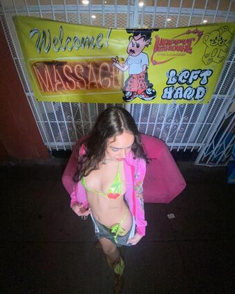 Thalia Besson Nahé Úniky OnlyFans Fotka 12